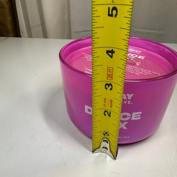 Yankee Candle Friday Collective Three-Wick Candle - Dance Mix - Picture 5 of 5